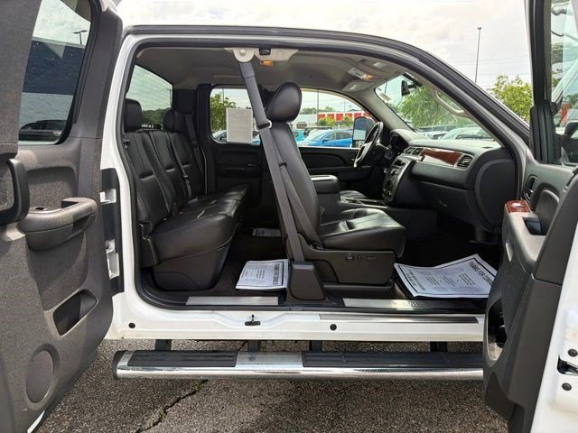Used 2011 Summit White GMC SLT image 23