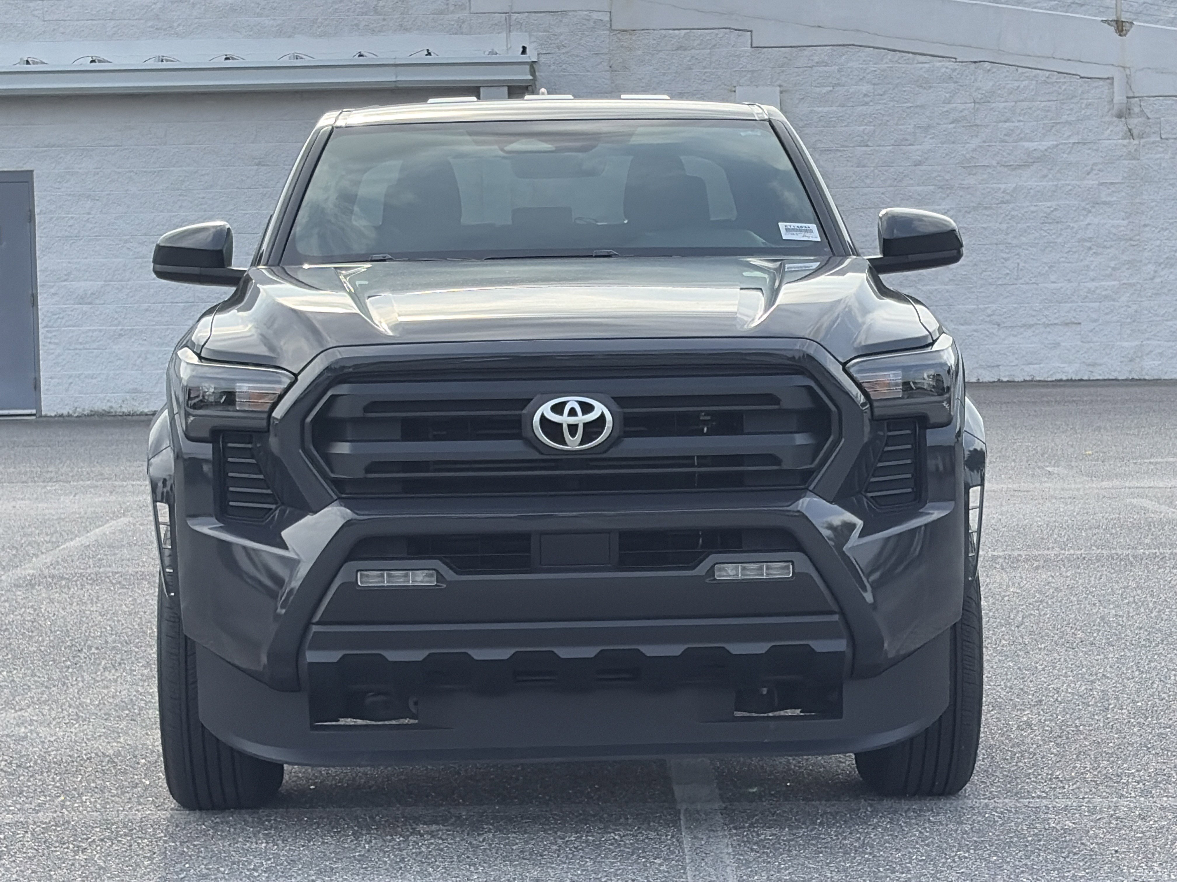 2025 Toyota Tacoma SR5 - Photo 22