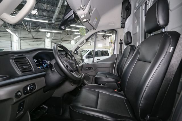 Used 2025  Ford Base image 33