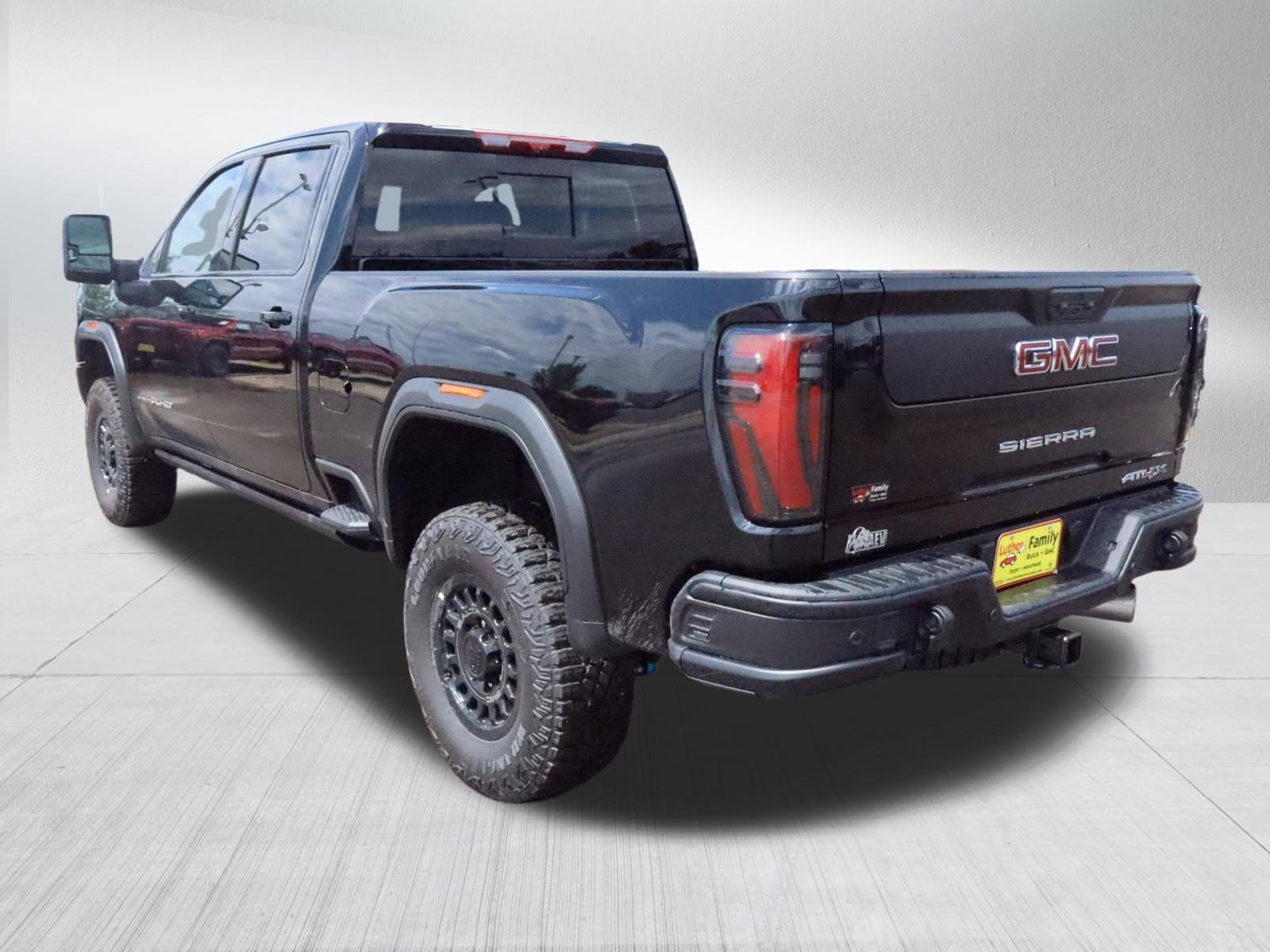 2026 GMC Sierra 2500HD AT4X - Photo 5