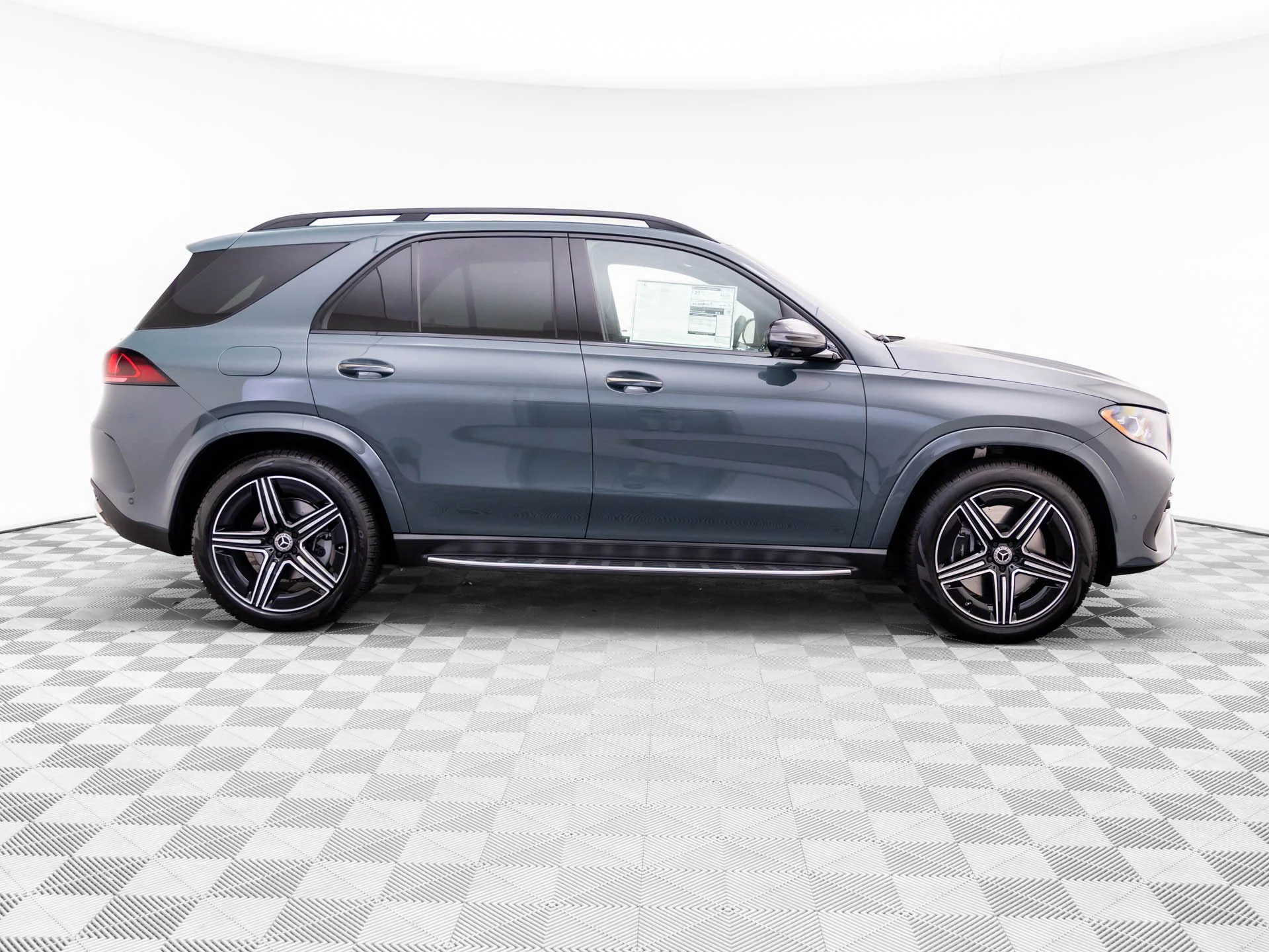 New 2027 Green Mercedes-Benz GLE 450 image 6