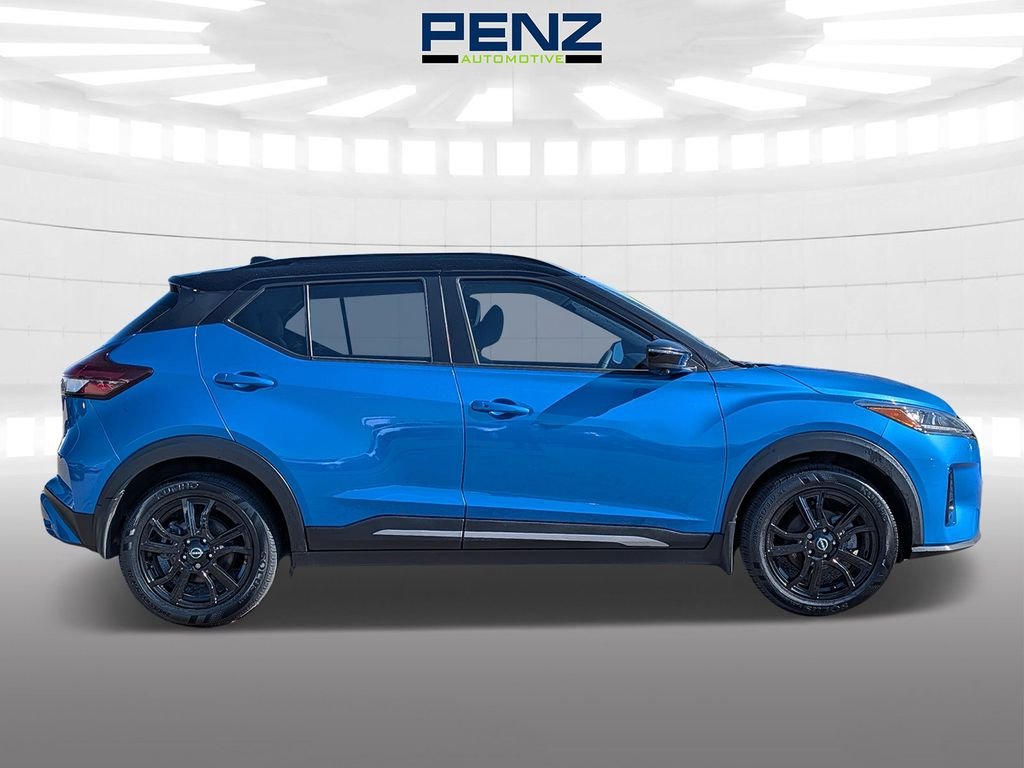 Used 2023 Blue Nissan SR image 8