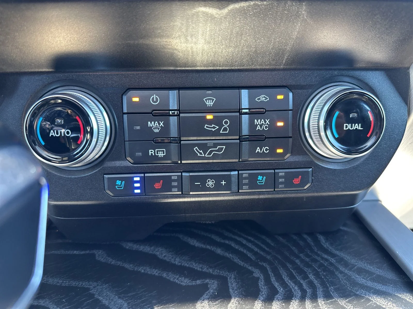 Used 2020 Black Ford Platinum image 68