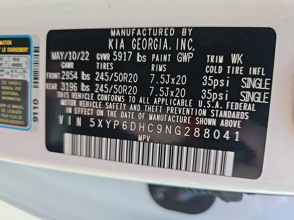 Used 2022 White Kia S image 35