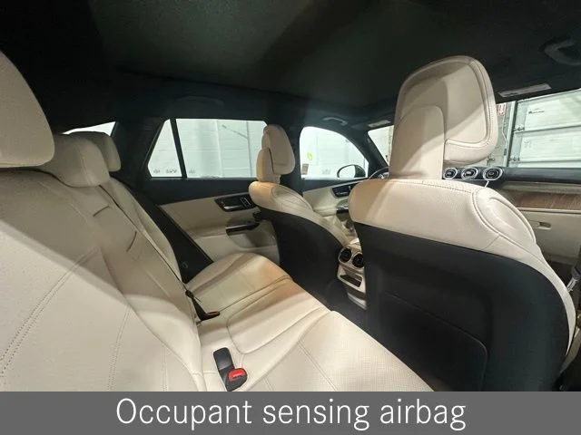 Used 2023  Mercedes-Benz GLC 300 image 16
