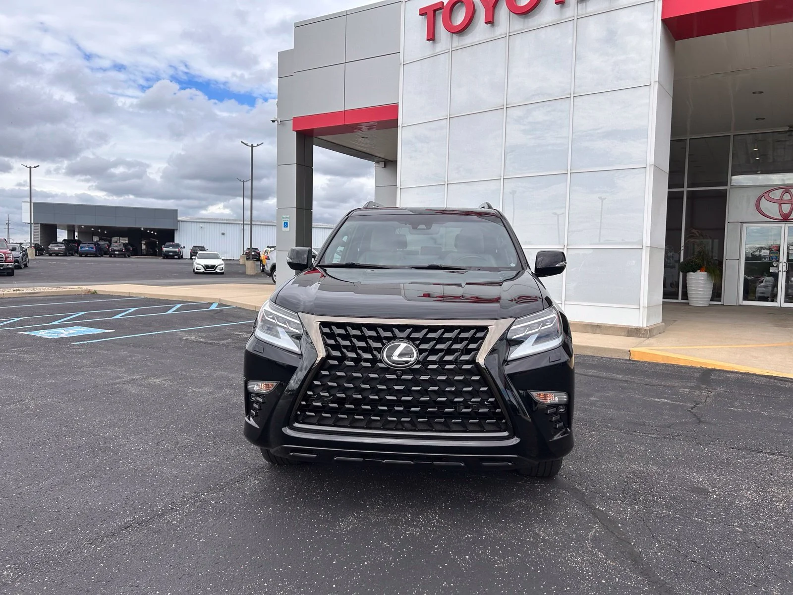 Used 2023 Black Lexus 460 image 7