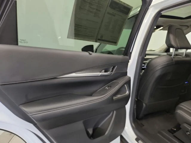 Used 2026 White INFINITI LUXE image 24