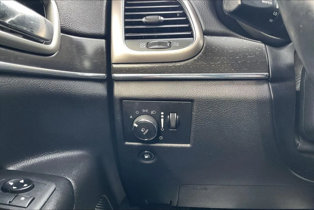 Used 2018 Black Jeep Limited image 34