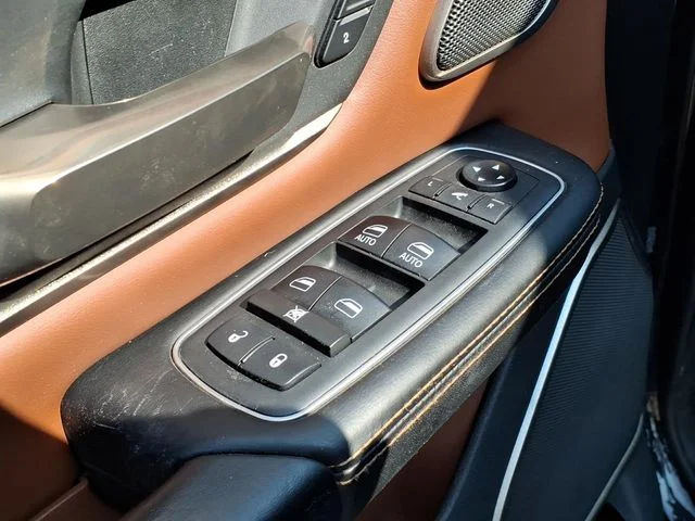 Used 2019 Black Ram Laramie Longhorn image 35