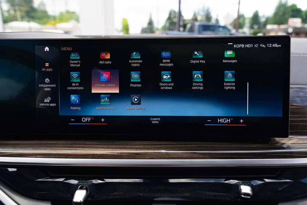 Used 2023 Black BMW xDrive40i image 17