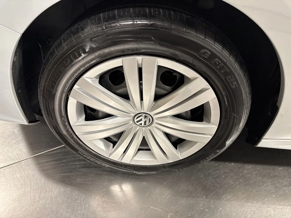 3VW2B7AJ8HM335452