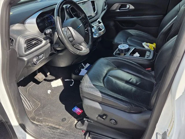Used 2021 White Chrysler Touring L image 4