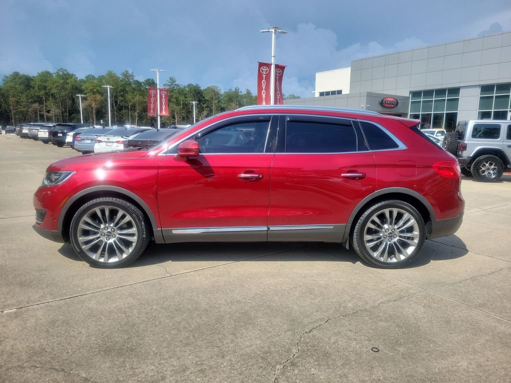 Used 2016 Red Lincoln Reserve image 2