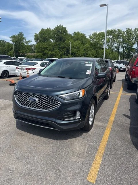 2023 Ford Edge SEL AWD's photo