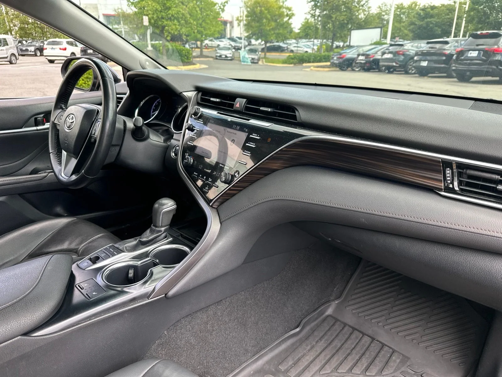 Used 2018 Blue Toyota XLE image 26