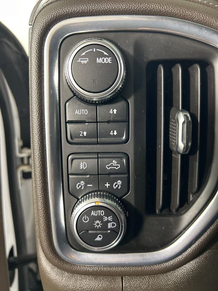 Used 2021 White Frost GMC Denali image 25