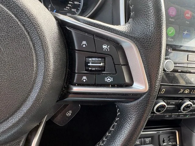 Used 2022 Silver Subaru Limited image 18