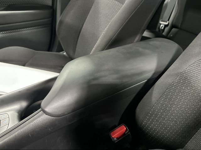 Certified Used 2018 Pearl Toyota XLE image 28