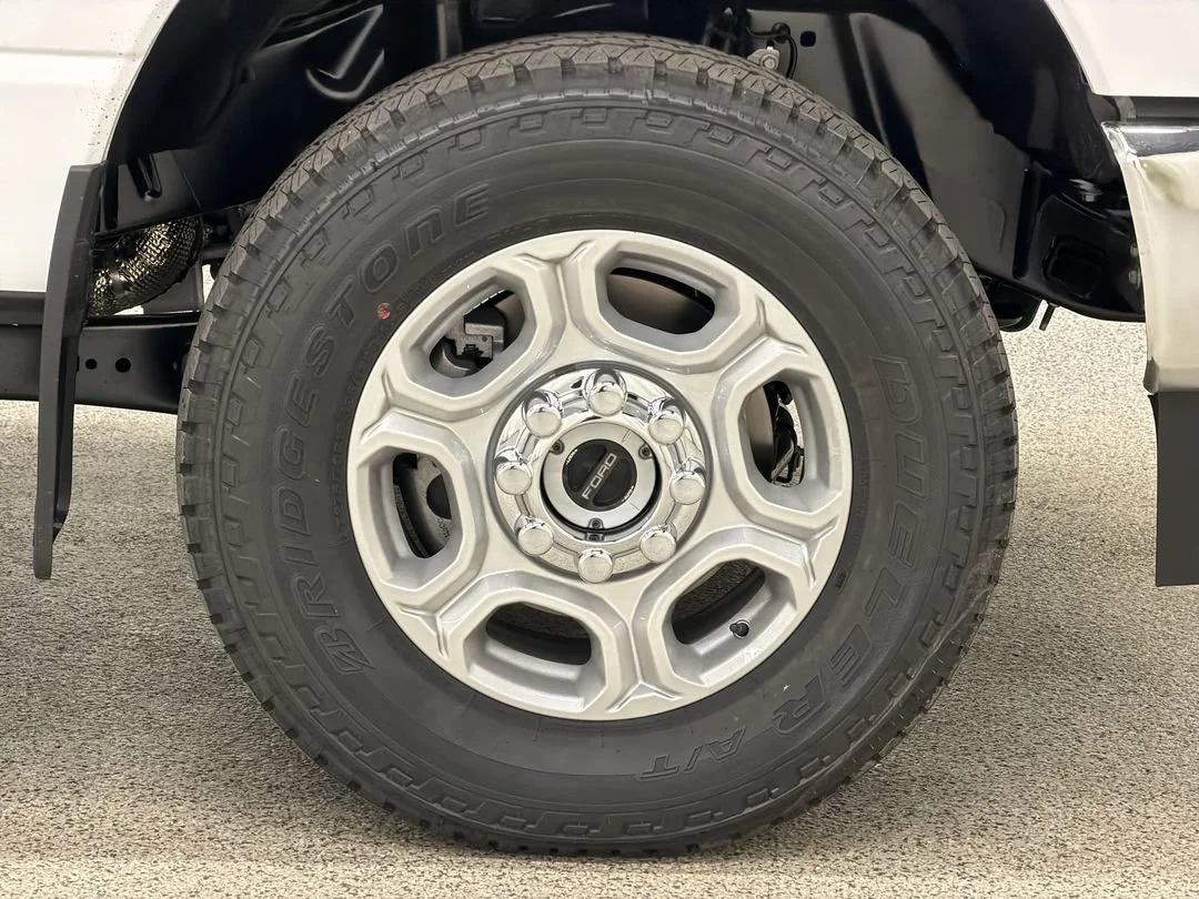 New 2026 Oxford White Ford F-250® XLT image 10