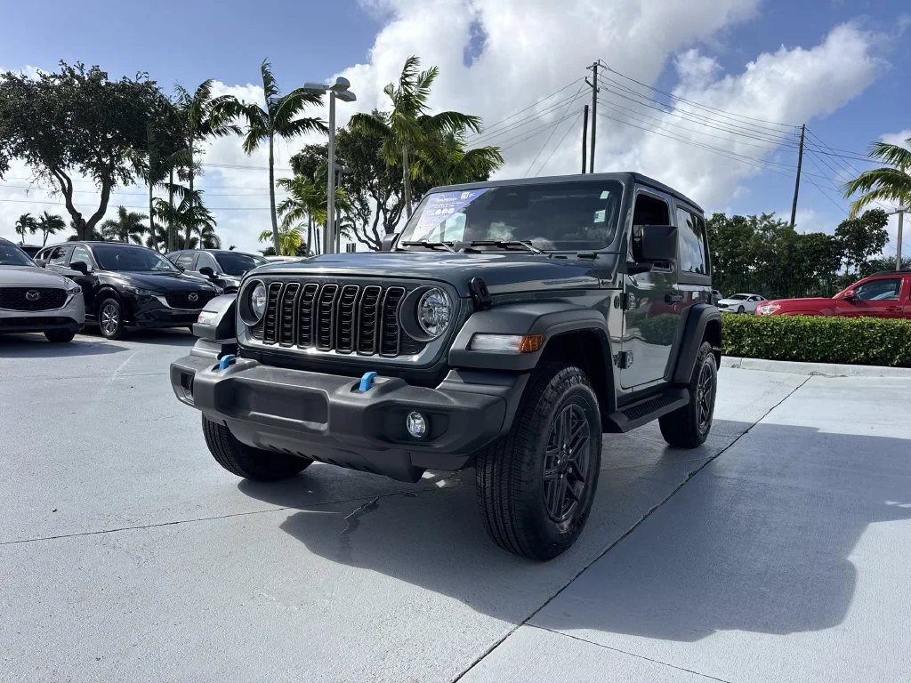 Used 2026 Gray Jeep Sport S image 31