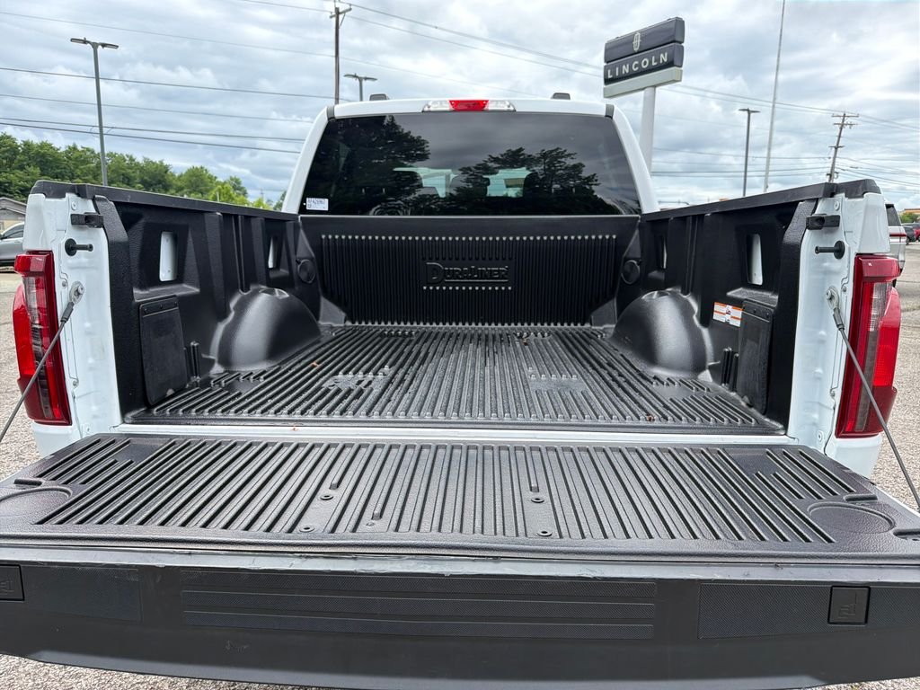 Used 2024 White Ford XLT image 9