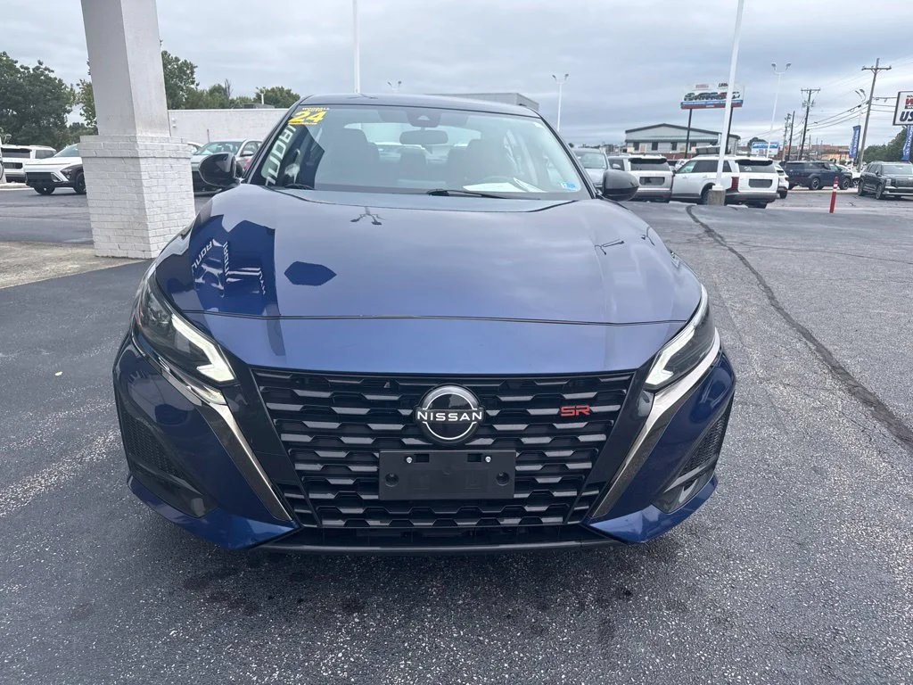 Used 2024 Blue Nissan 2.5 SR image 3