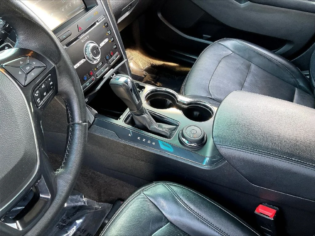 Used 2016 Silver Ford Limited image 17