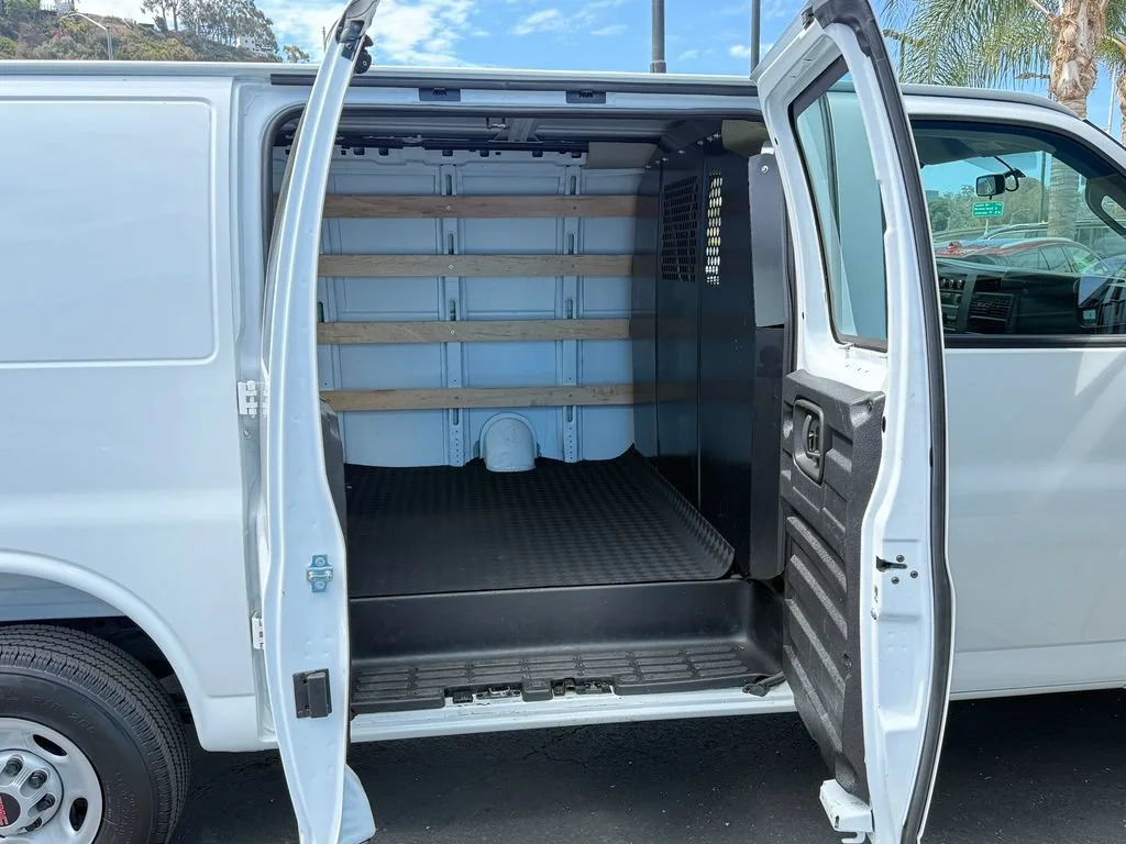 Used 2025 Summit White GMC Work Van image 11