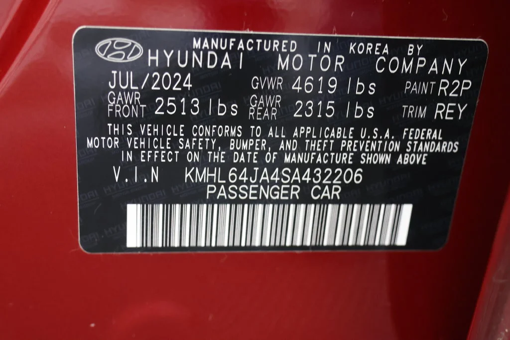 Used 2025 Red Hyundai SEL image 28