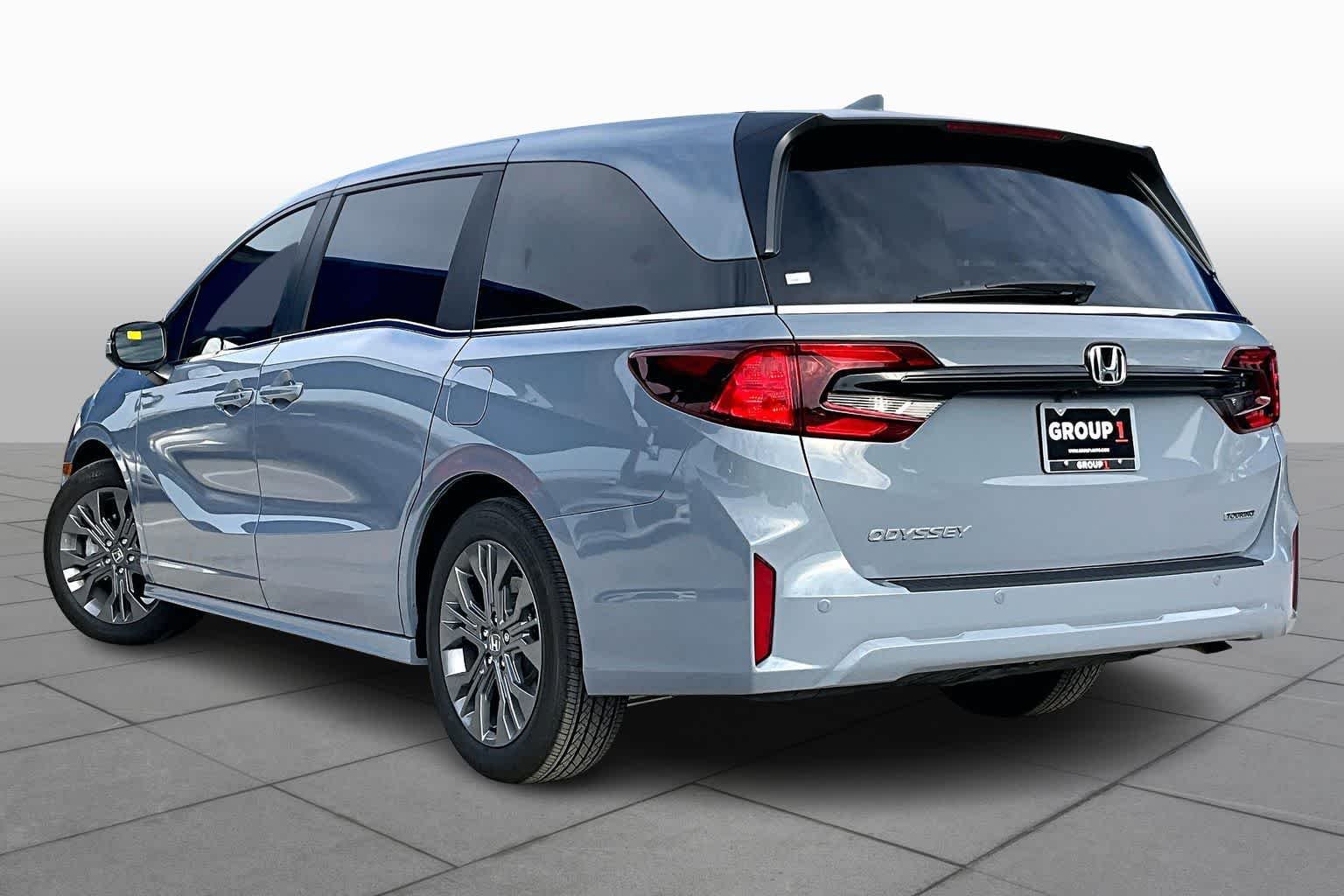 New 2026 Sonic Gray Pearl Honda Touring image 11