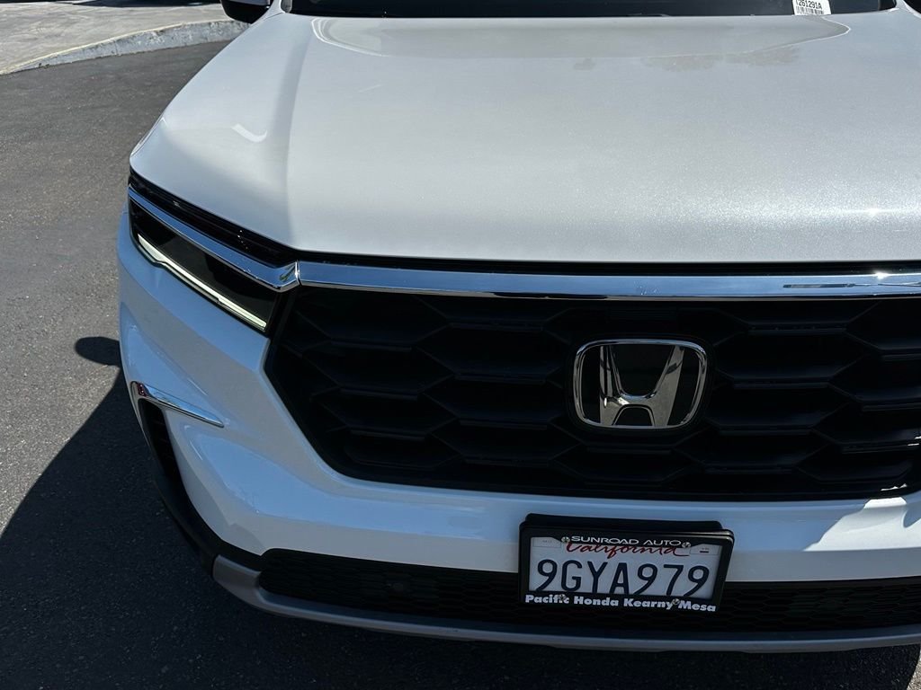 Used 2023  Honda EX-L image 4