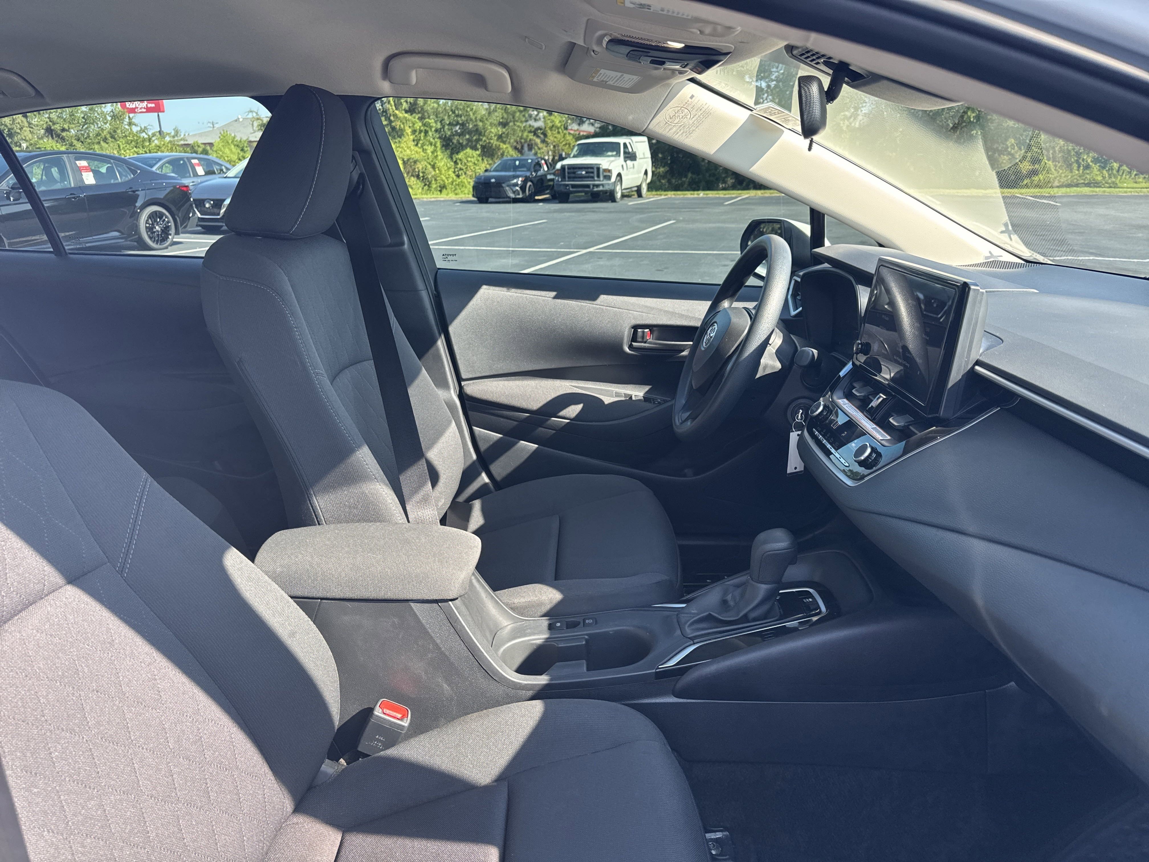 Used 2025  Toyota  image 31