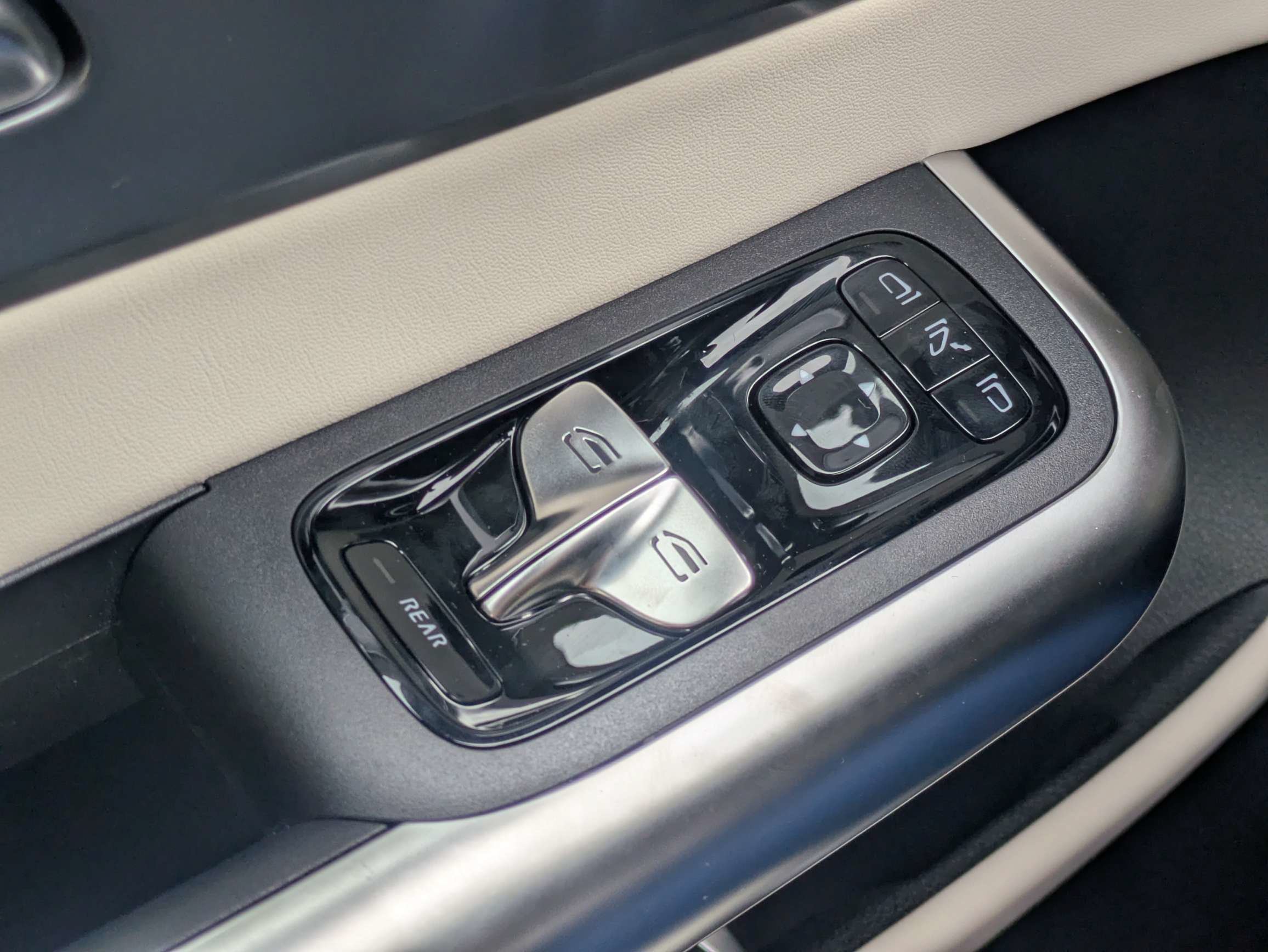 New 2027 Polar White Mercedes-Benz CLA 220 image 21