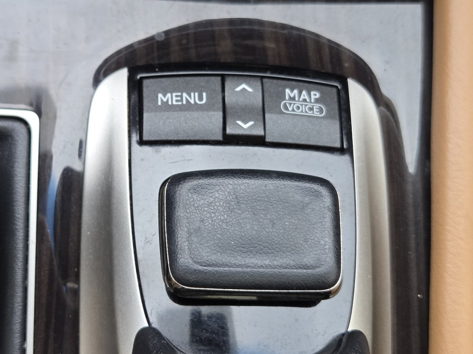 Used 2015 Pearl Lexus 460 image 8