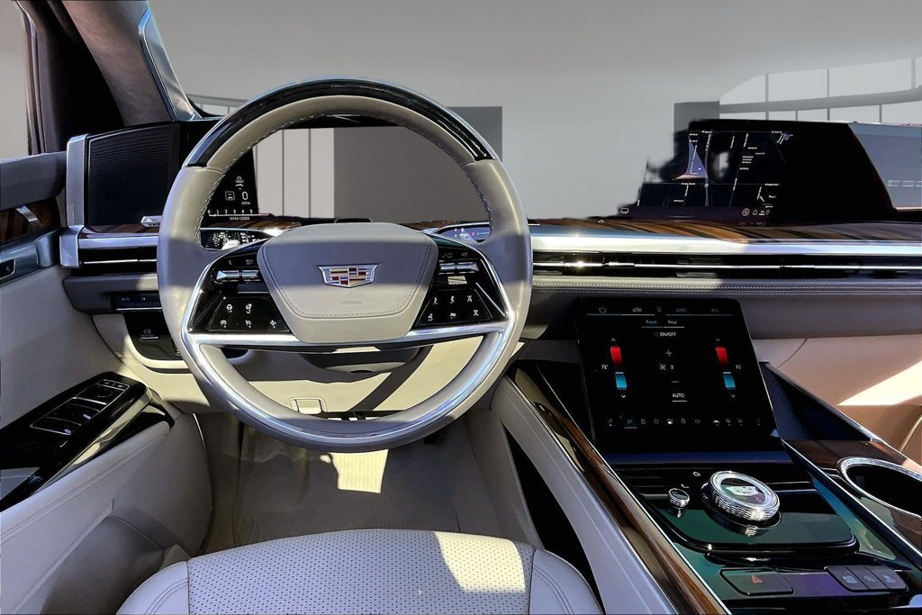 Certified Used 2025 Crystal White Tricoat Cadillac Premium Luxury Platinum image 5