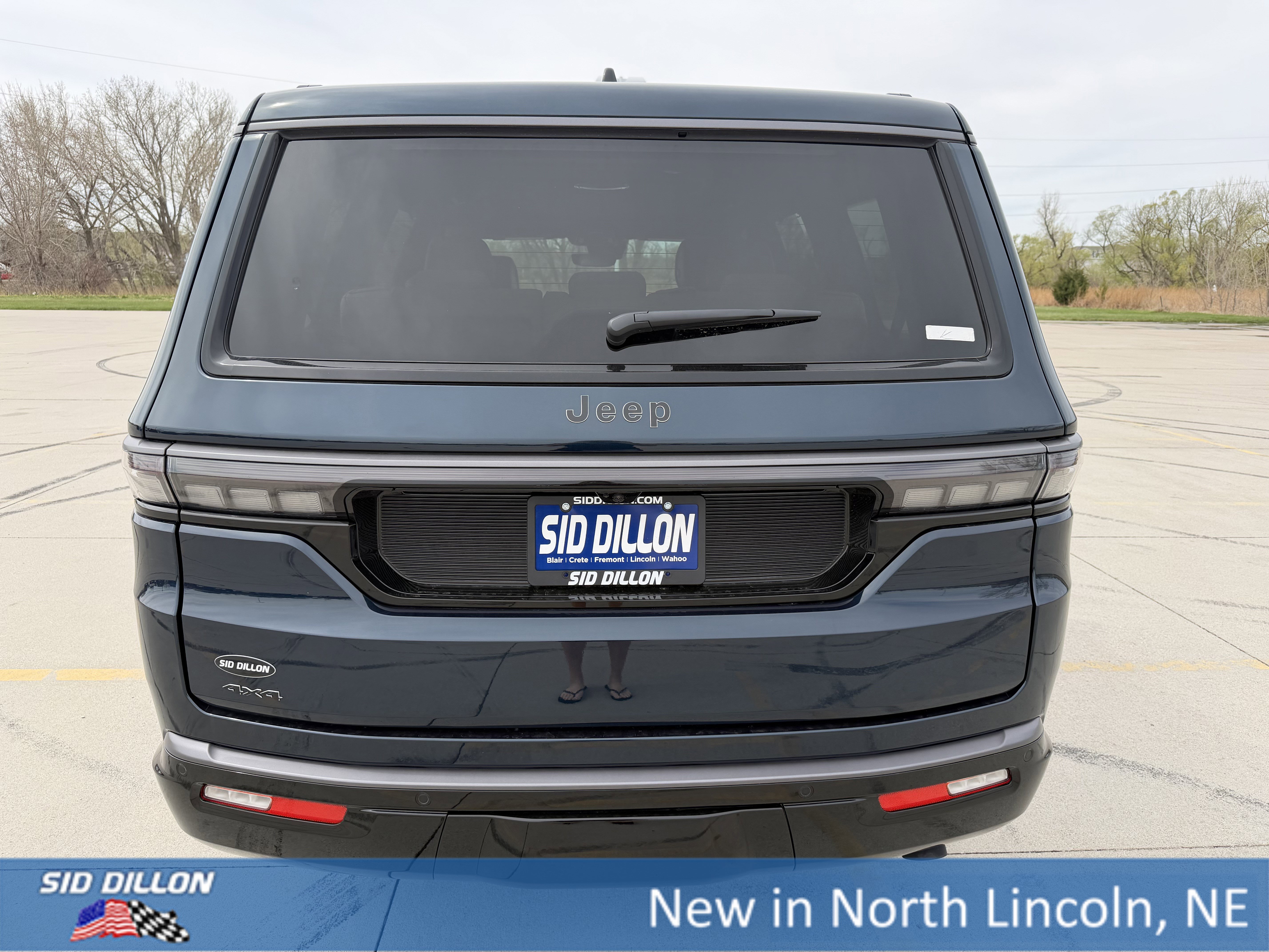 View vehicle photo 4