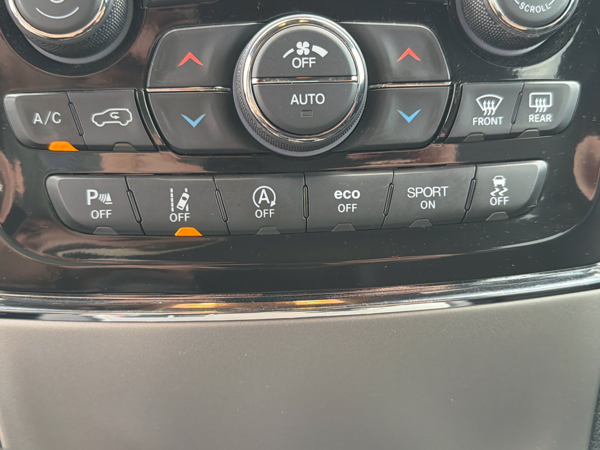 Used 2022 Velvet Red Pearlcoat Jeep Laredo X image 29