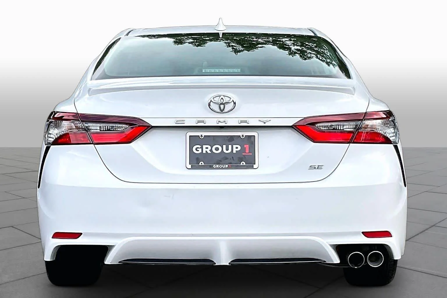 Used 2024 Ice Cap Toyota SE image 5
