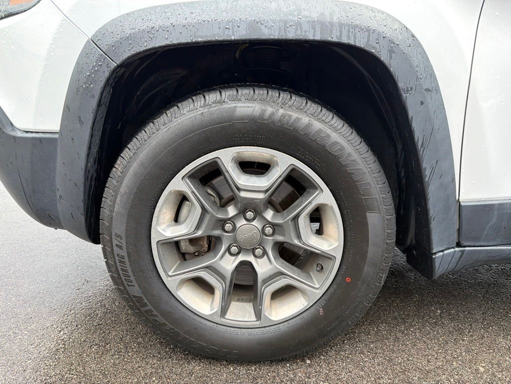 Certified Used 2019 White Jeep Trailhawk image 20
