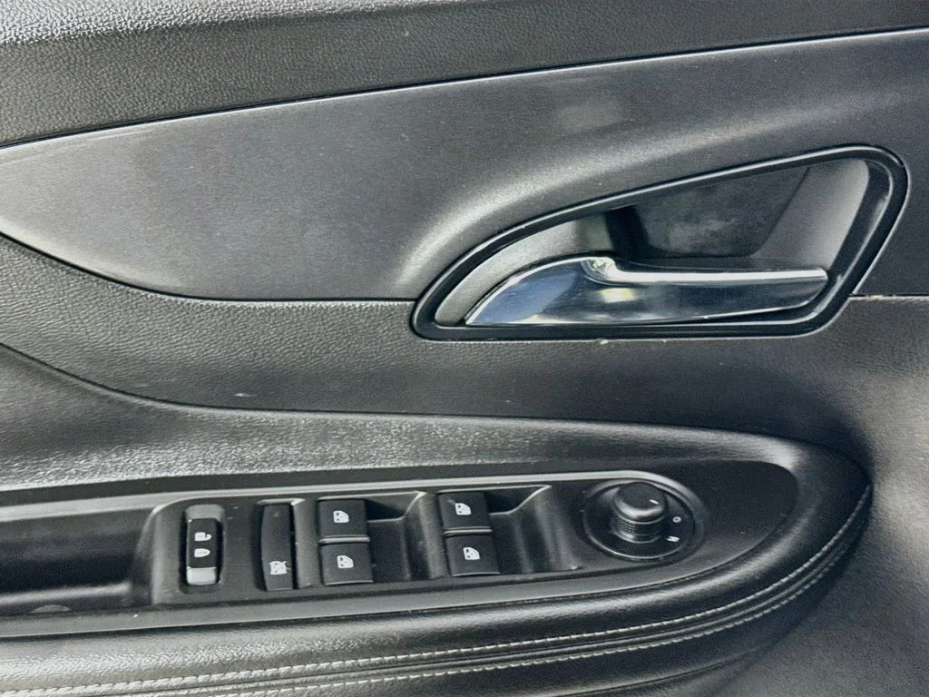 Used 2018 Ebony Twilight Metallic Buick Preferred image 18