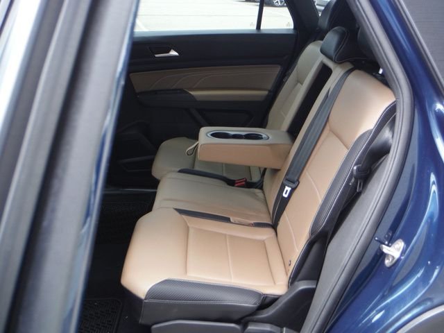 Used 2022  Volkswagen 3.6L V6 SEL image 35