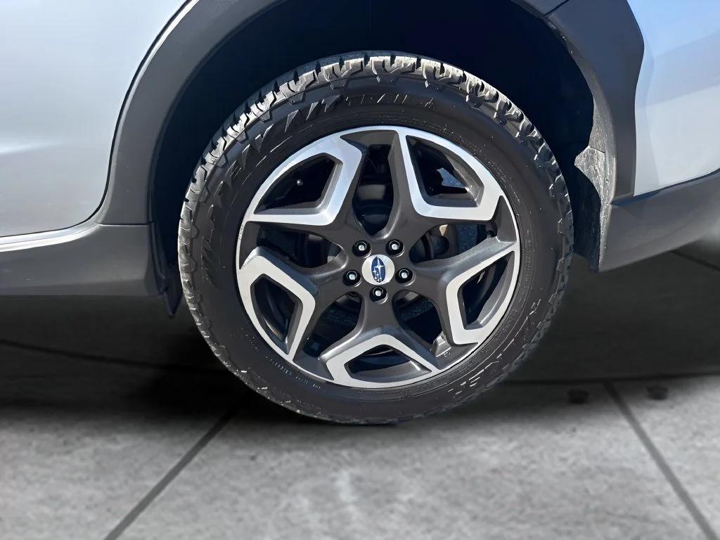 Used 2018 Silver Subaru 2.0i Limited image 30