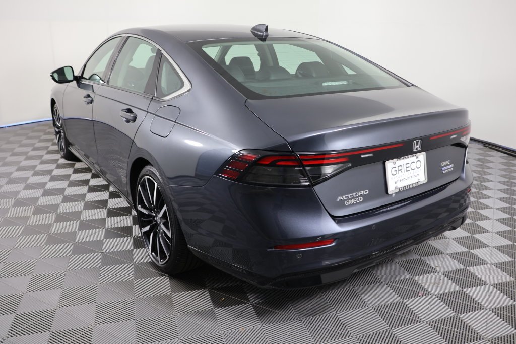 Used 2024  Honda Touring image 6