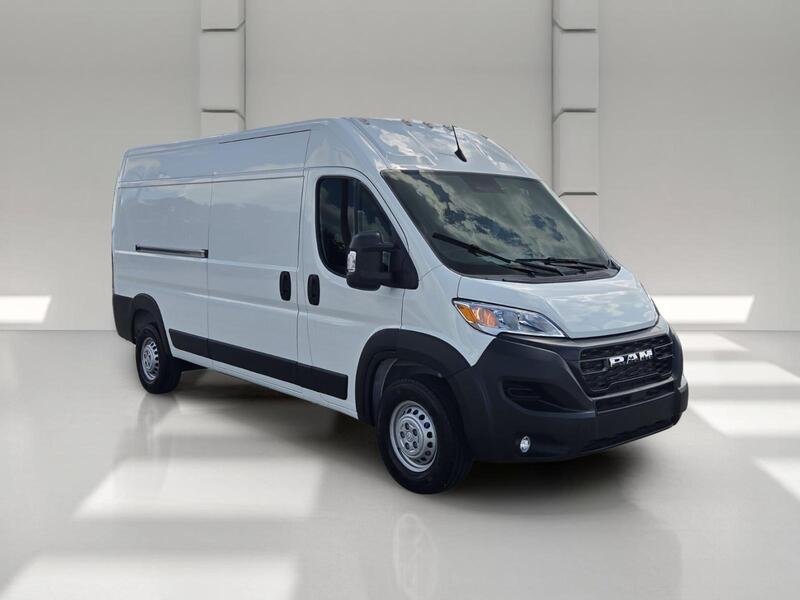 New 2026 Bright White Clear-Coat Exterior Paint RAM TRADESMAN 2500 HIGH ROOF 159" WB W/PASS SEAT image 7