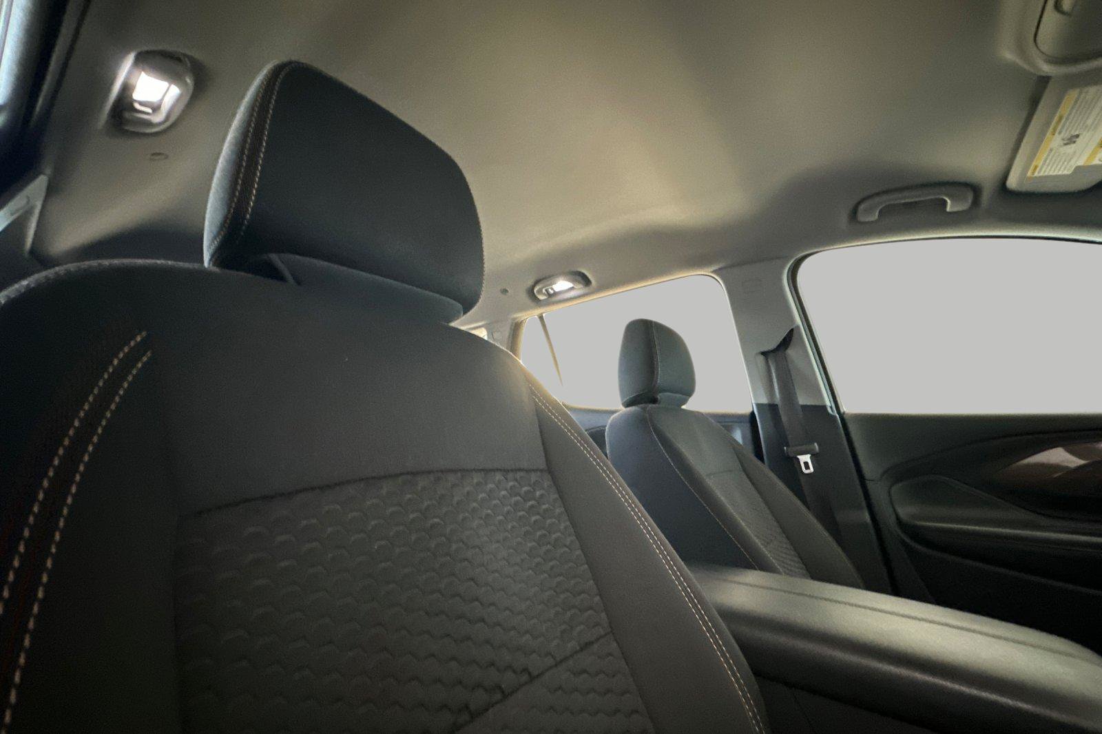 Used 2018 Blue GMC SLE image 18