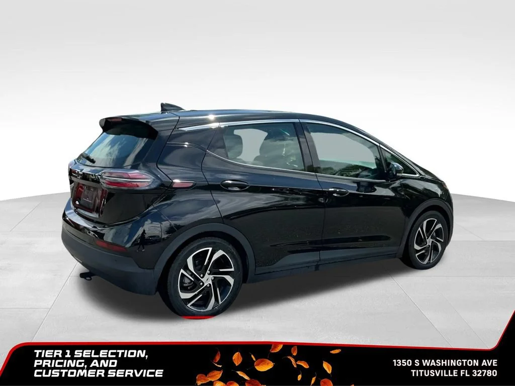Used 2022 MOSAIC BLACK METALLIC Chevrolet 2LT image 8
