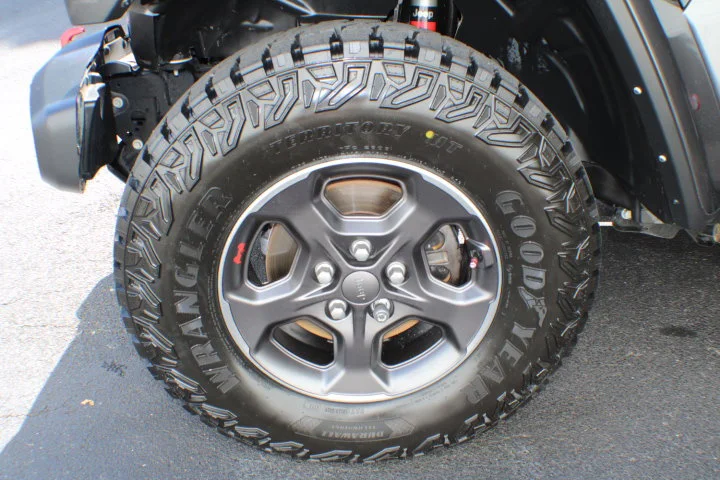 Used 2022 Granite Crystal Metallic Clearcoat Jeep Rubicon image 5