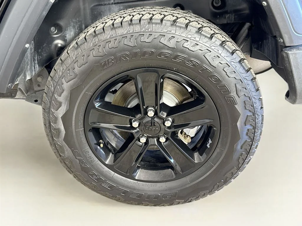 Used 2022 Black Jeep Unlimited Sport Altitude image 29