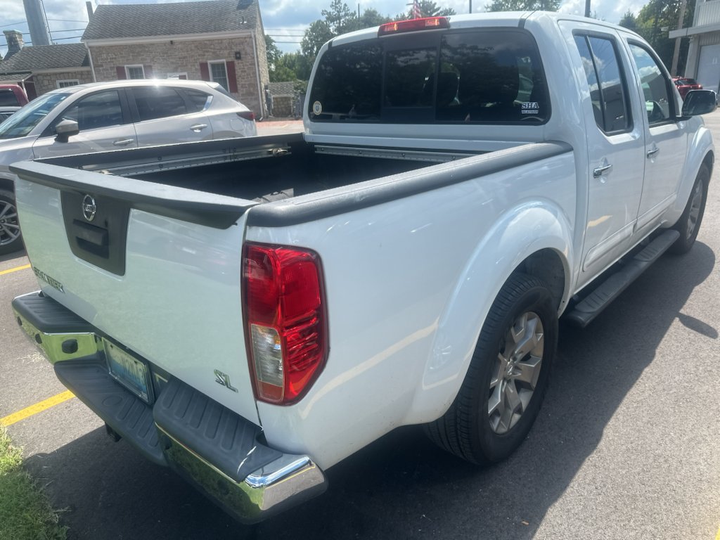 Used 2019 Glacier White Nissan SL image 4