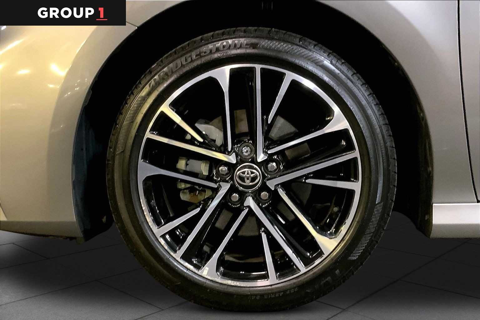Used 2025 Heavy Metal Toyota XLE image 11